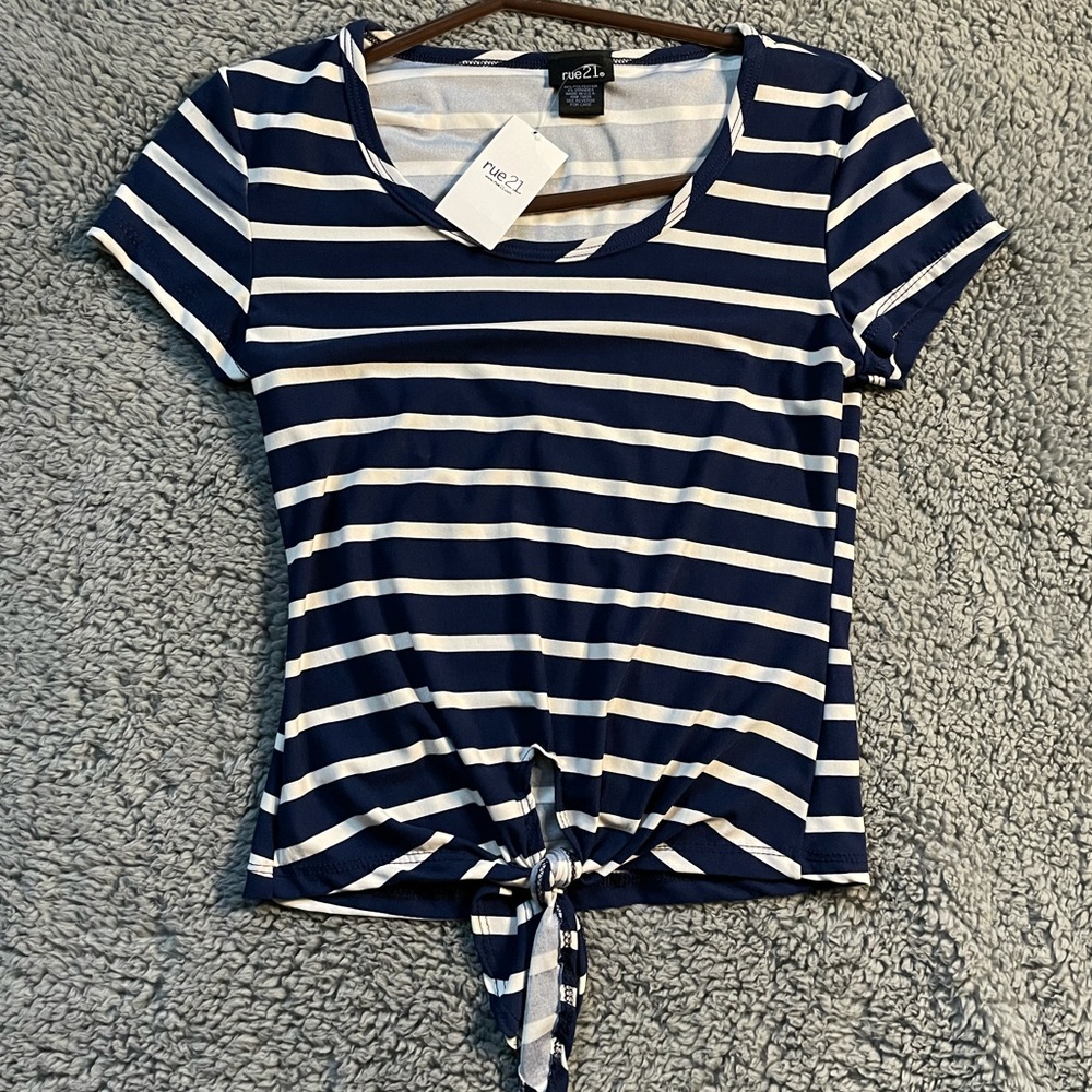 Striped knot tie top